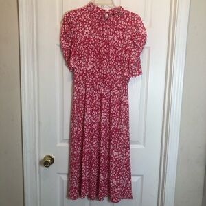 Adrianna Papell Ruffle Neck Pleated Sleeve Dress. Size Small